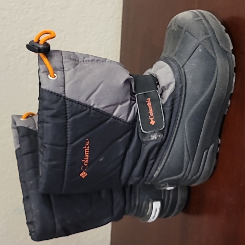 Columbia snow boots size 12